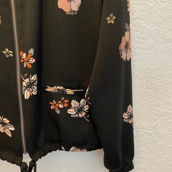 WhoWhatWear Flower Bomber Jacket - Picture 3 of 5